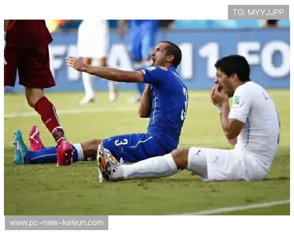 苏亚雷斯儿子比赛中咬人，网友笑疯